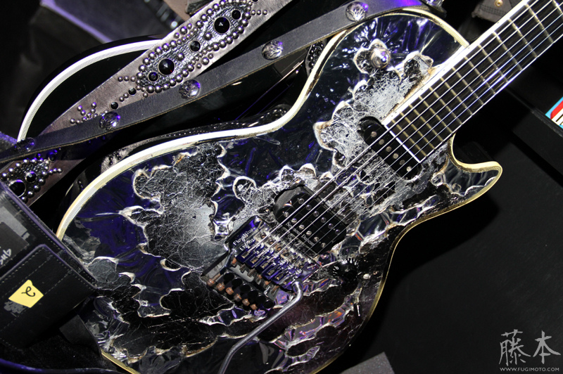 Sugizo's ESP guitar, X-JAPAN - BACKSTAGE (6164786556).jpg