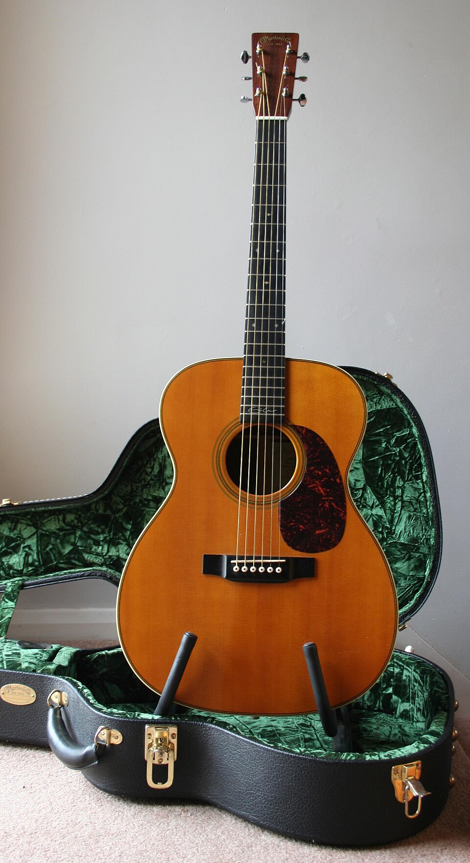 C.F. Martin 000-28EC Eric Clapton model Acoustic Guitar.jpg