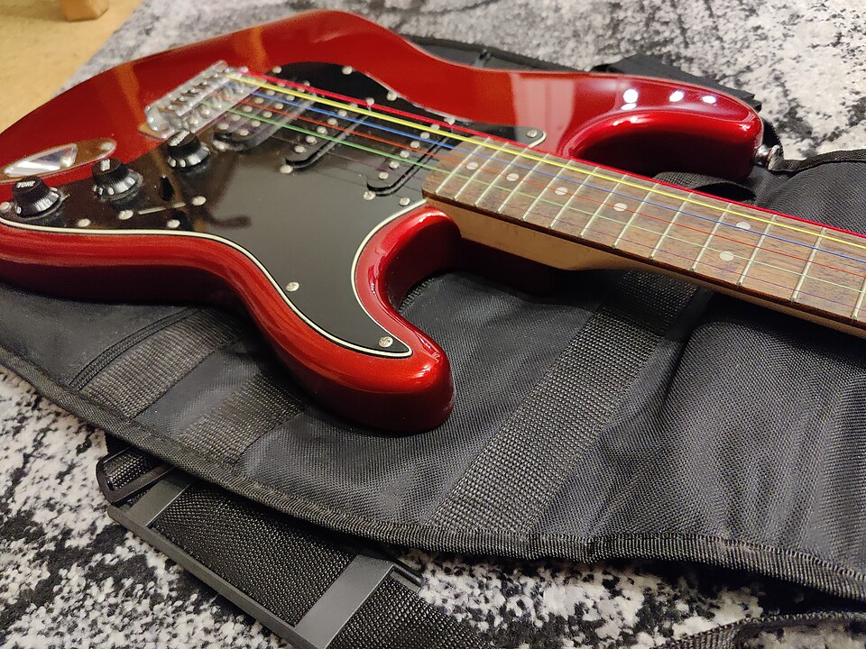 Squier Fender Stratocaster.jpg