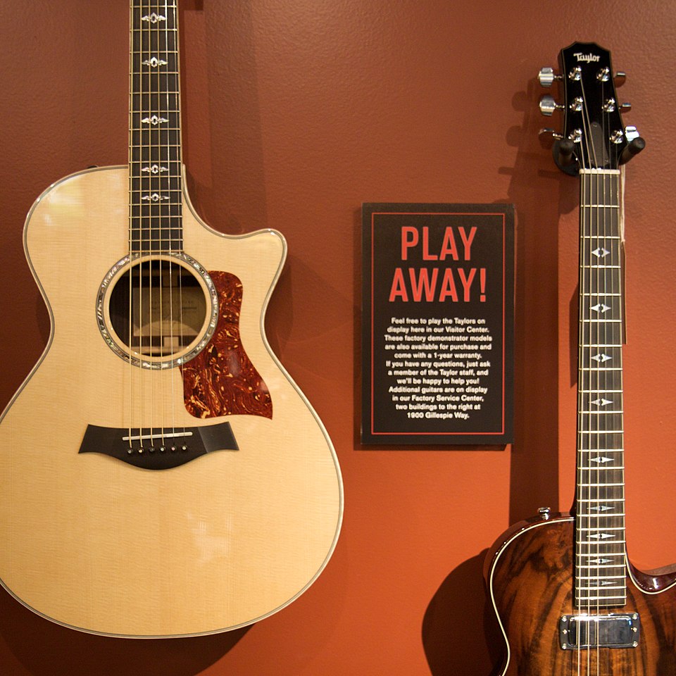 TGFT01 Play away - Taylor Guitar Factory.jpg