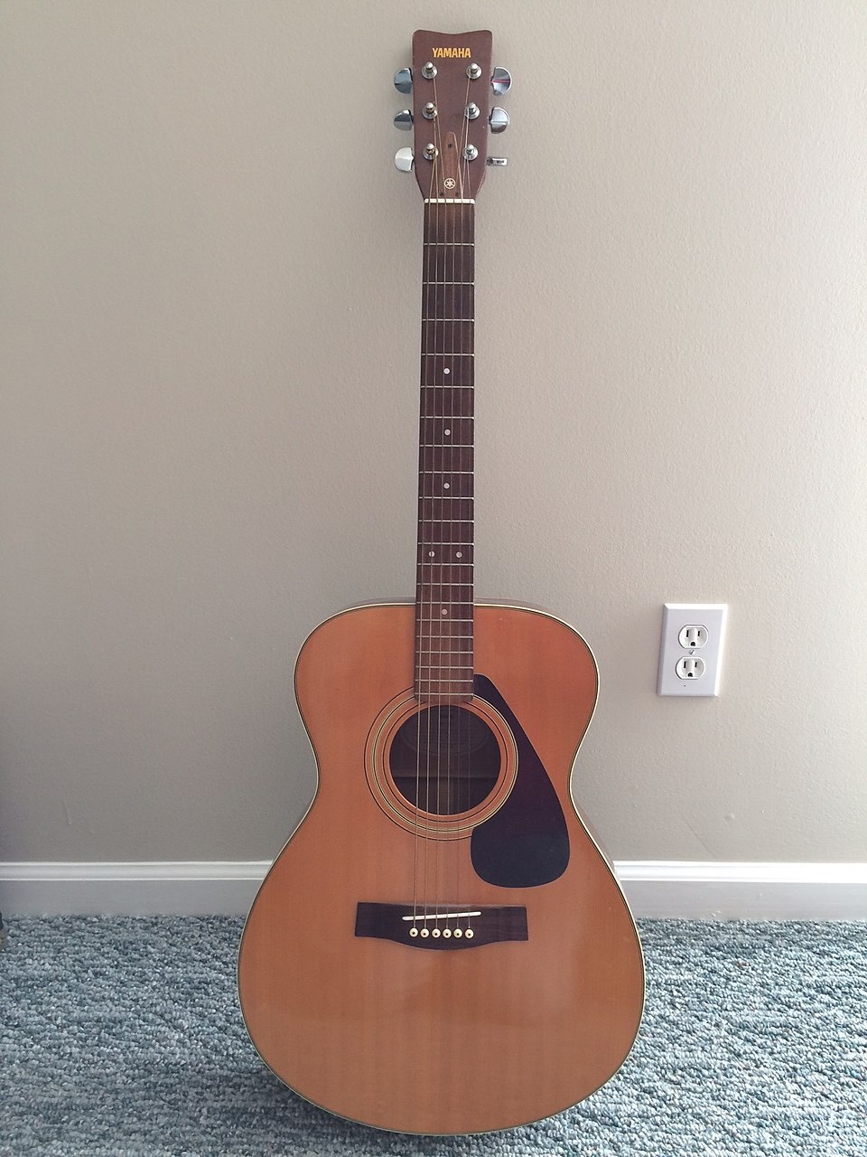 Yamaha Acoustic Guitar FG-331v2.jpg