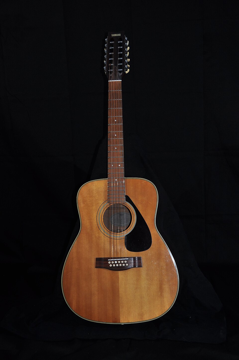 Yamaha FG-312 12-String Acoustic Guitar (1977-1981).jpg